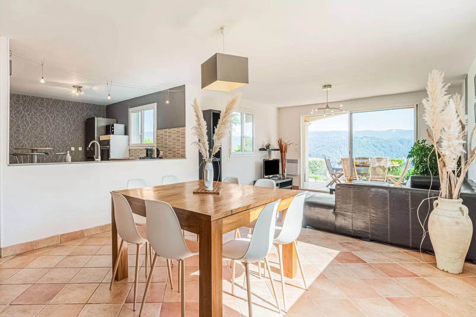 Villa - Les Vans-Dining room