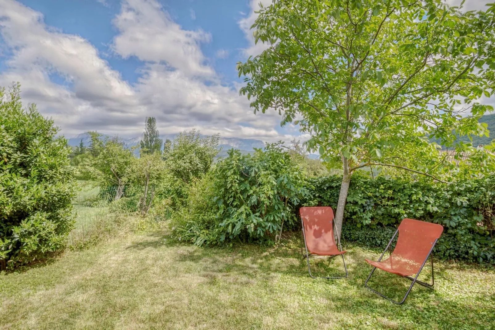 Maison de vacances - MARIGNAC-EN-DIOIS-Garten Sommer