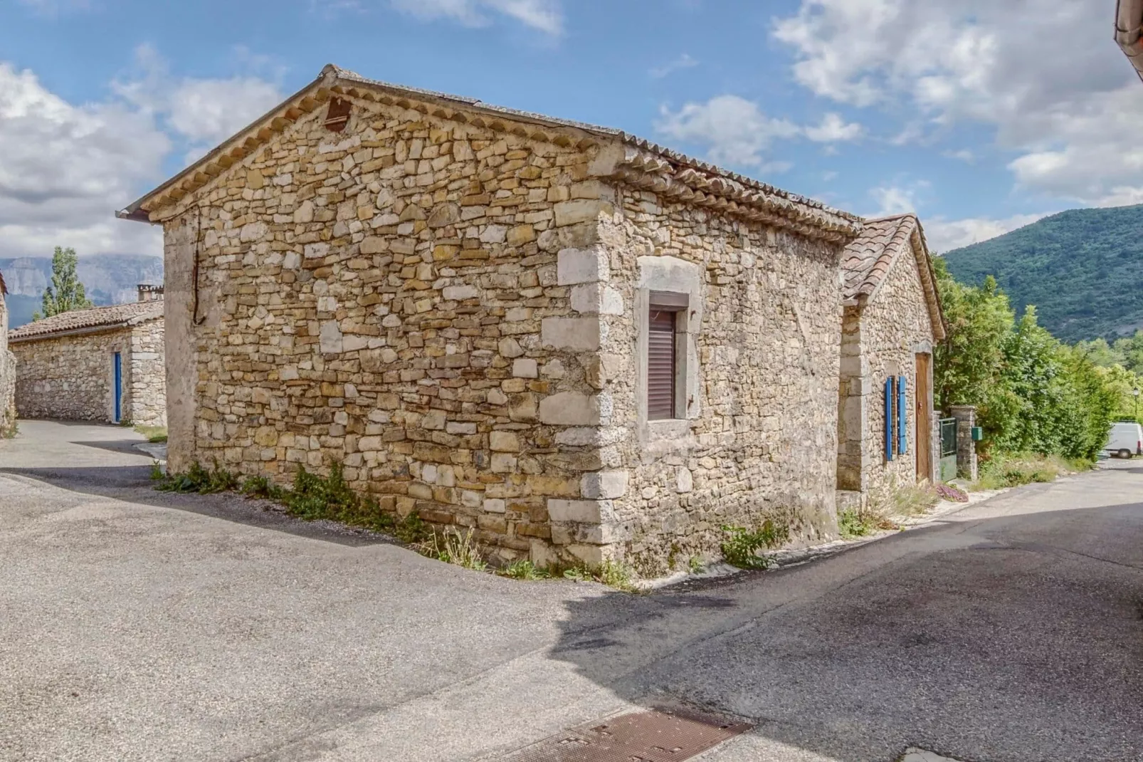Maison de vacances - MARIGNAC-EN-DIOIS-Außenbereich Sommer