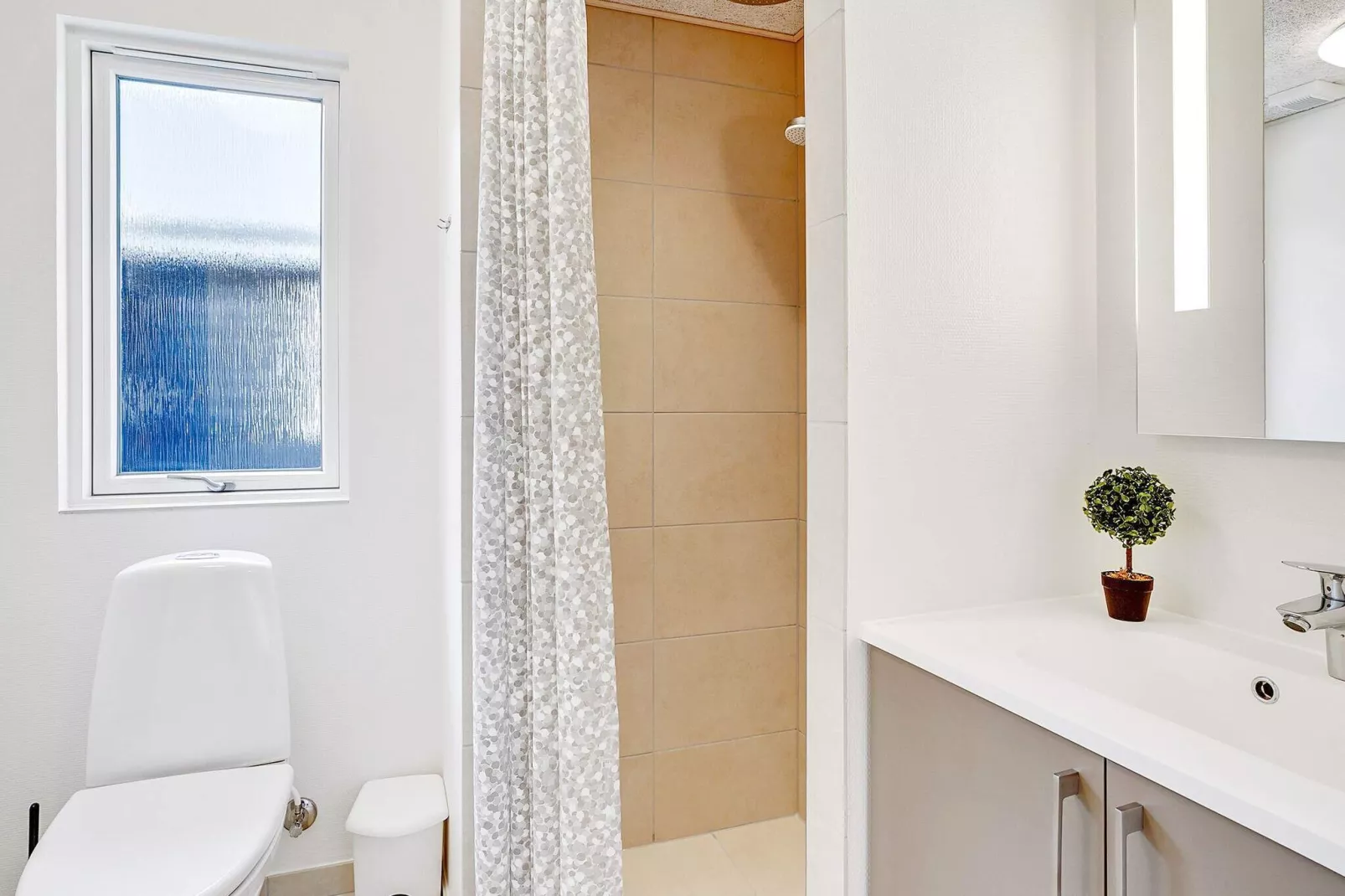 18 person holiday home in Spøttrup-Indoor