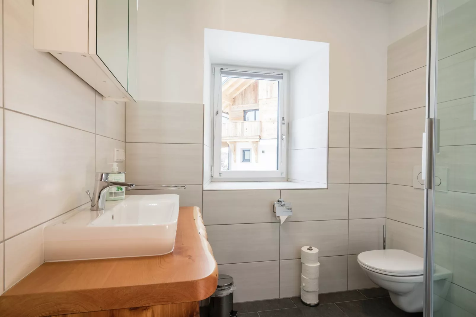 Maisonette Marijke-Bathroom
