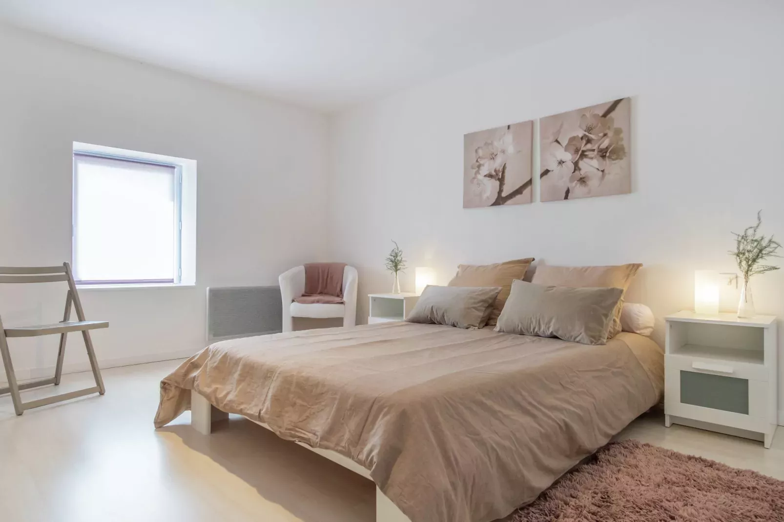 Maison de vacances Beaumont en Véron-Bedroom
