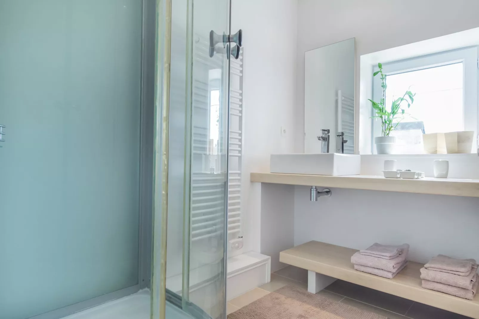 Maison de vacances Beaumont en Véron-Bathroom