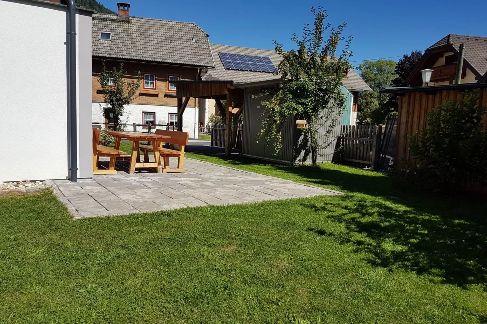 Maisonette Marijke-Gardens summer