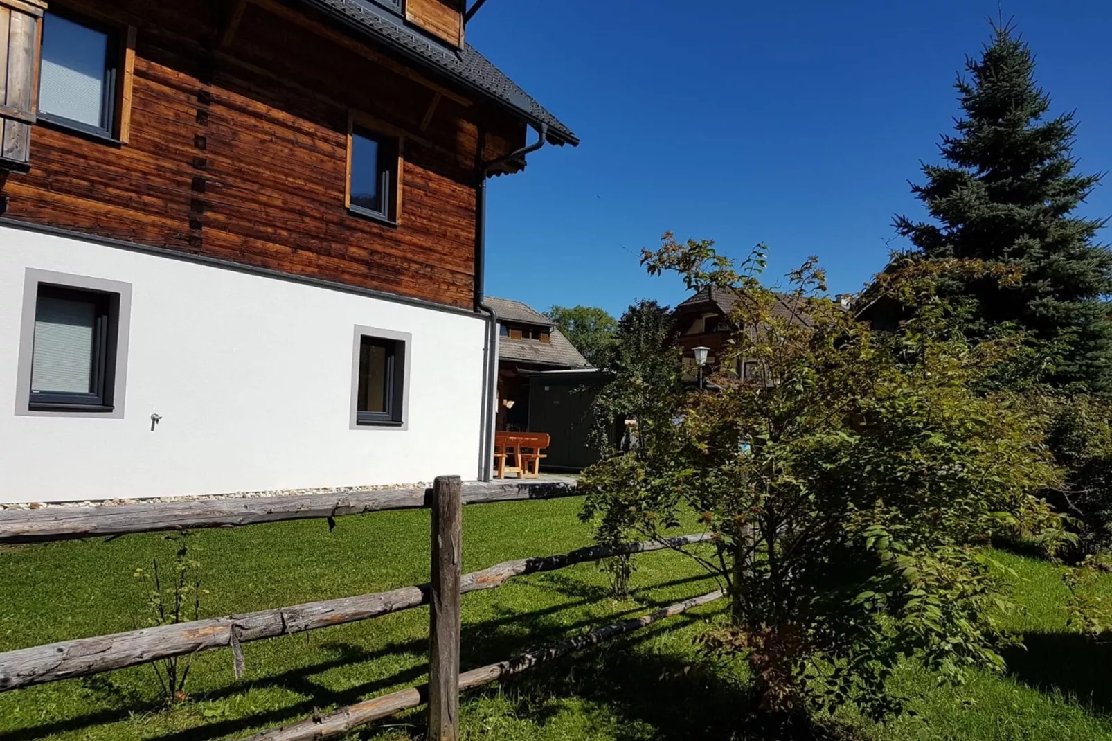 Maisonette Marijke-Gardens summer