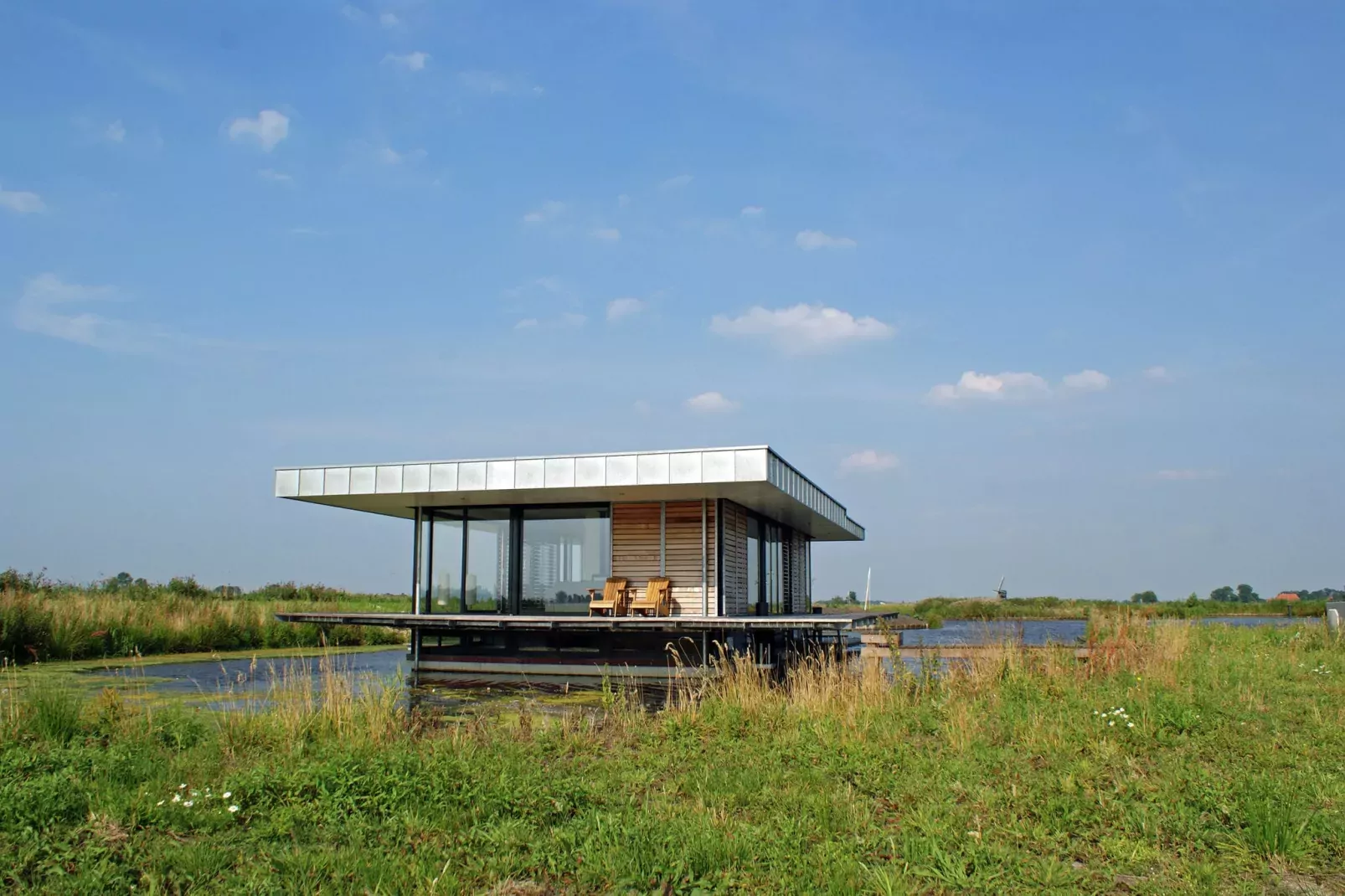 Watervilla de Blauwe Reiger-Außenbereich Sommer