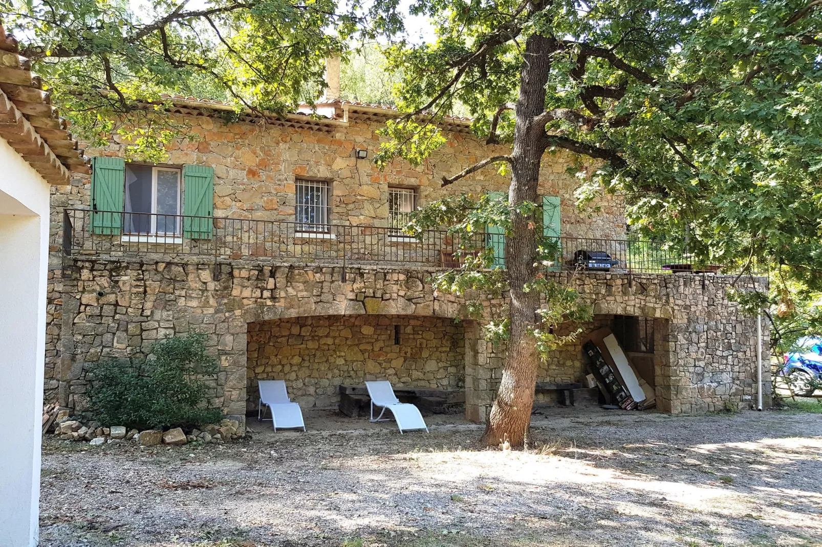 La Chiroquoise-Exterior summer