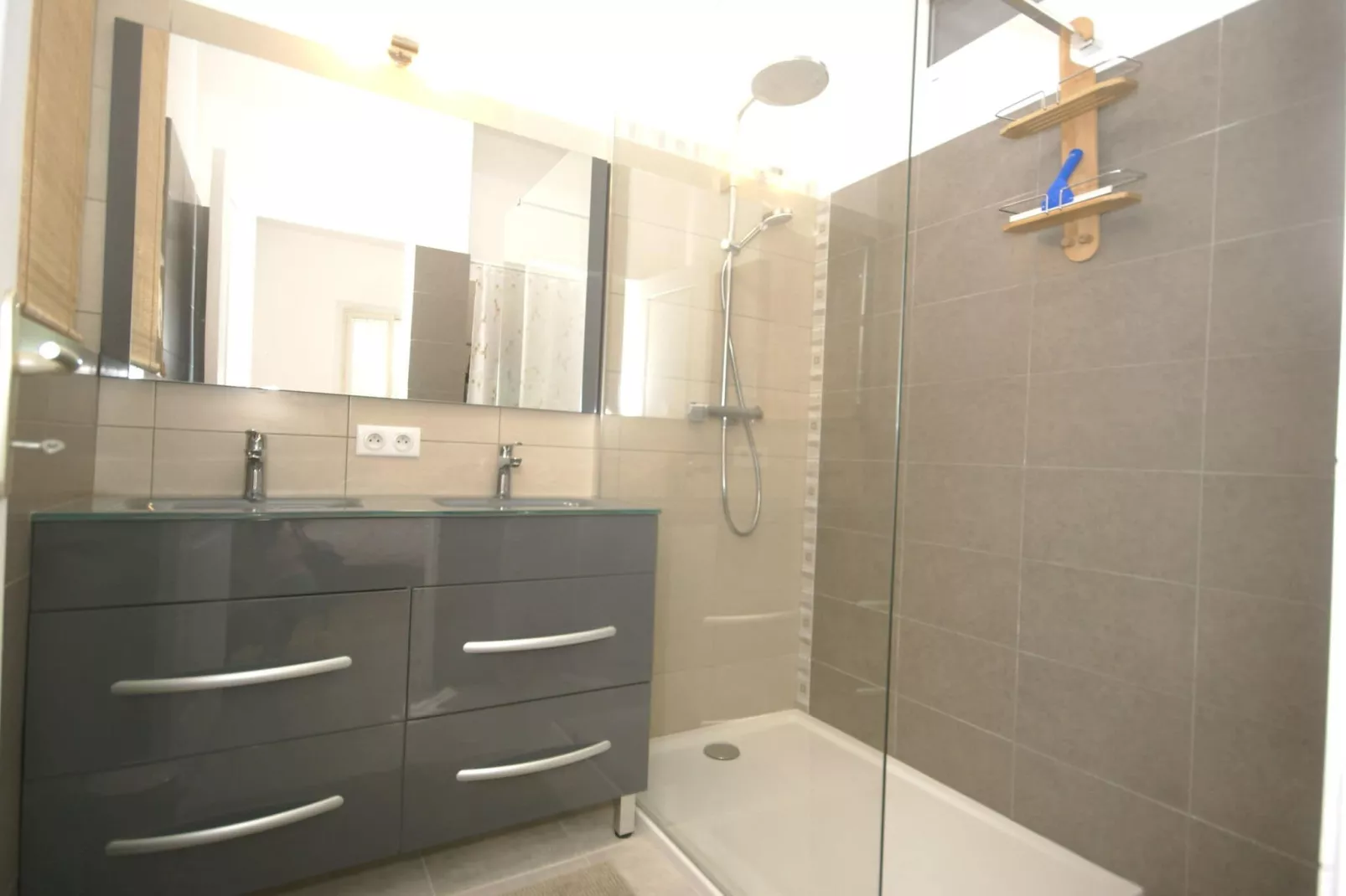 La Chiroquoise-Bathroom