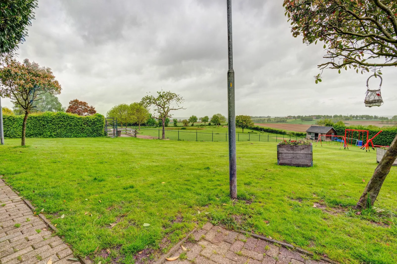 Valleyview Cottages - NR15-Gardens summer