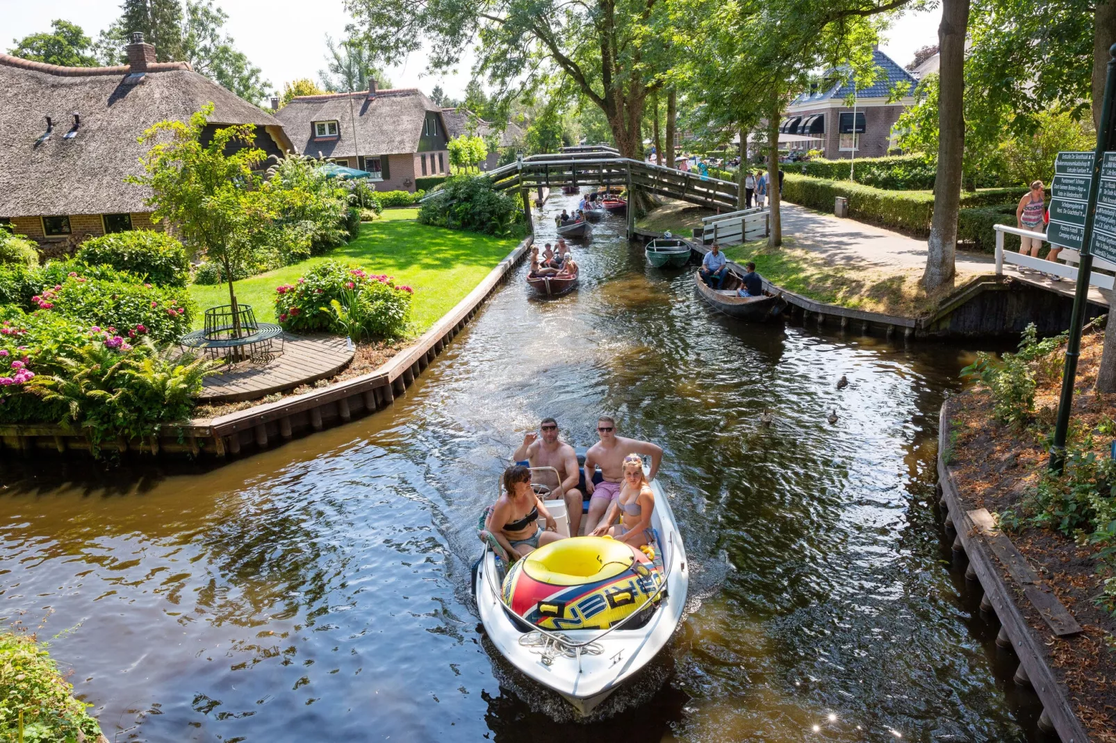 Vakantiepark Giethoorn 8-Areas summer 1km