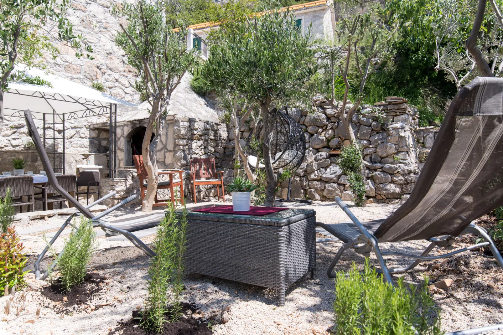 Villa Danica on the Hills-Jardin d'été