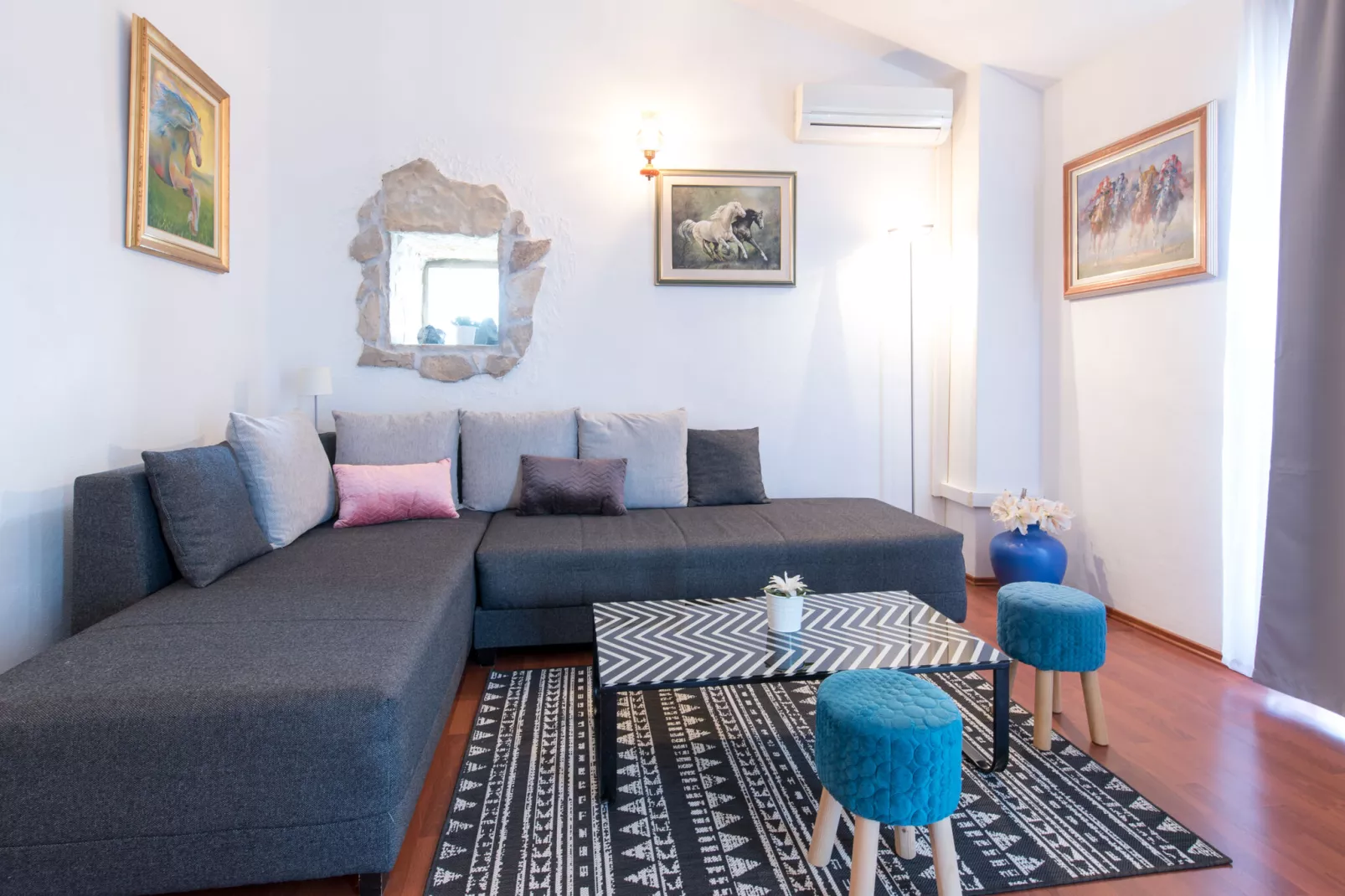 Villa Danica on the Hills-Salon