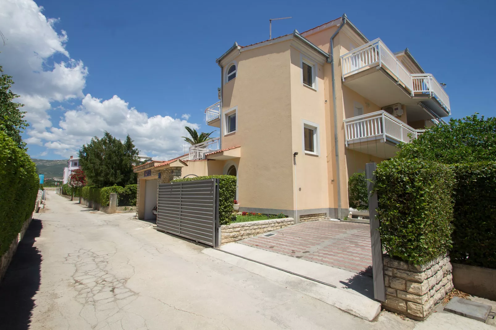 Apartment Penic-Exterior summer