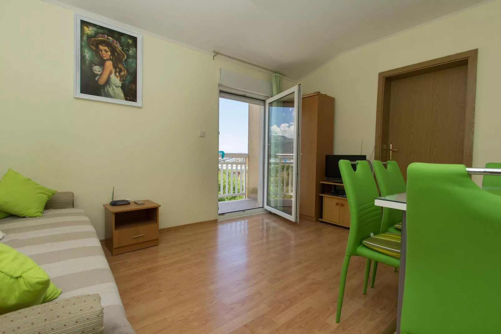 Apartment Penic-Living room