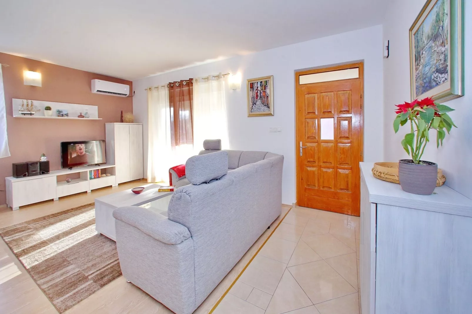 Apartment Palma-Living room