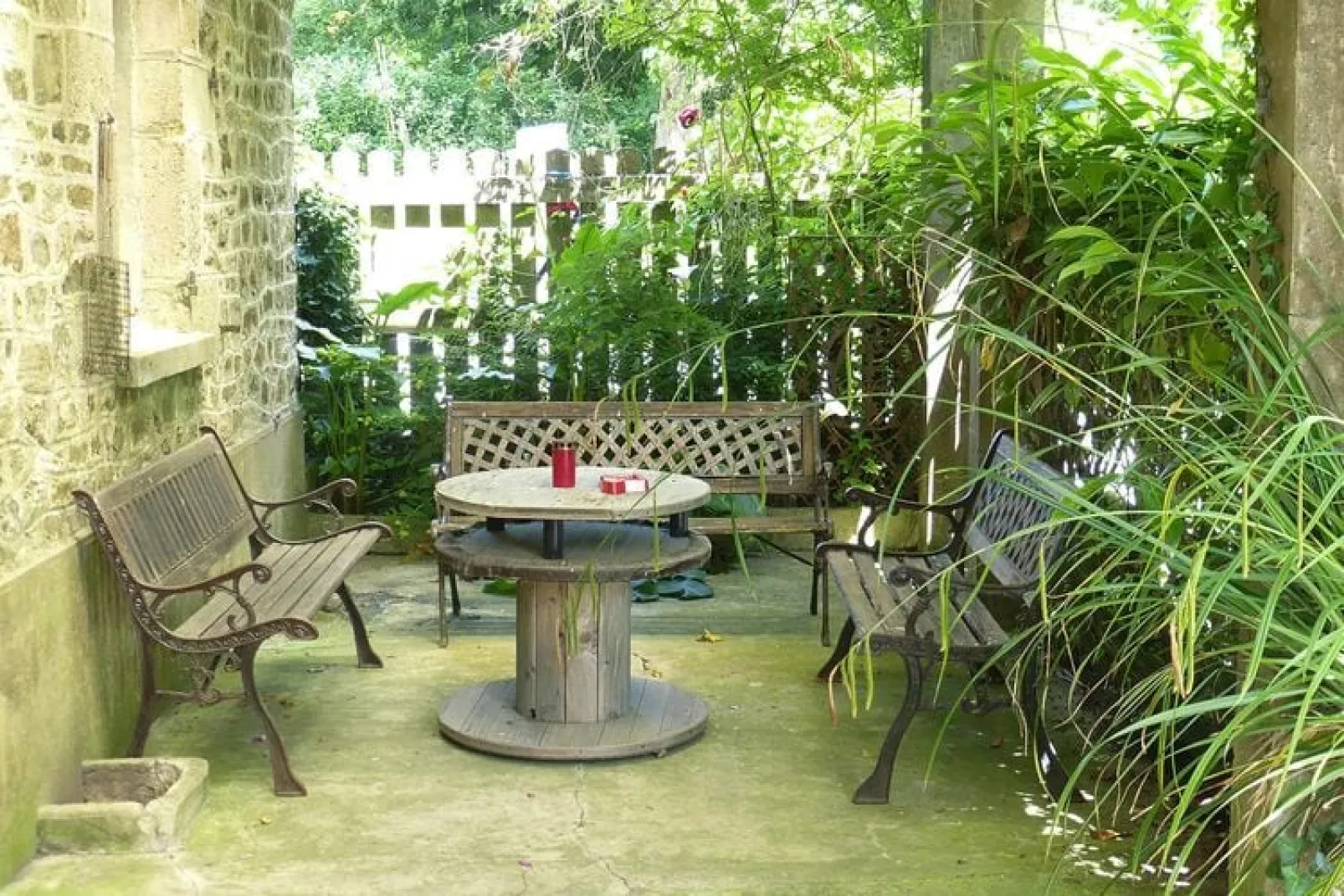 Semi-detached house St Sauveur-le-Vicomte--Gardens summer