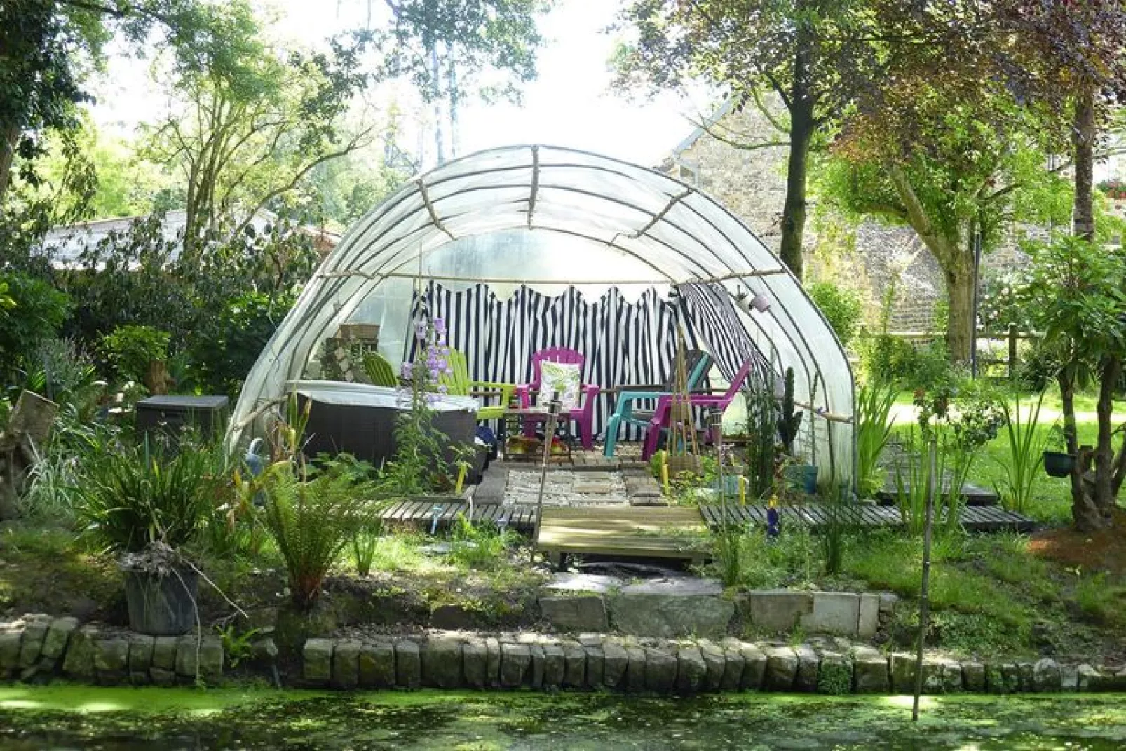Semi-detached house St Sauveur-le-Vicomte--Gardens summer