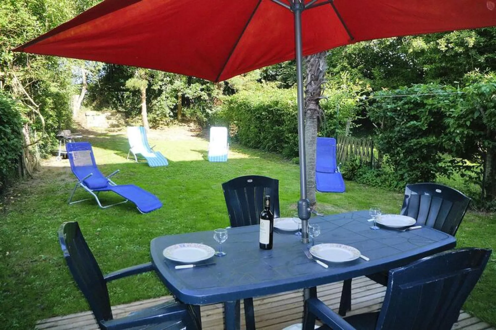 Semi-detached house St Sauveur-le-Vicomte--Gardens summer