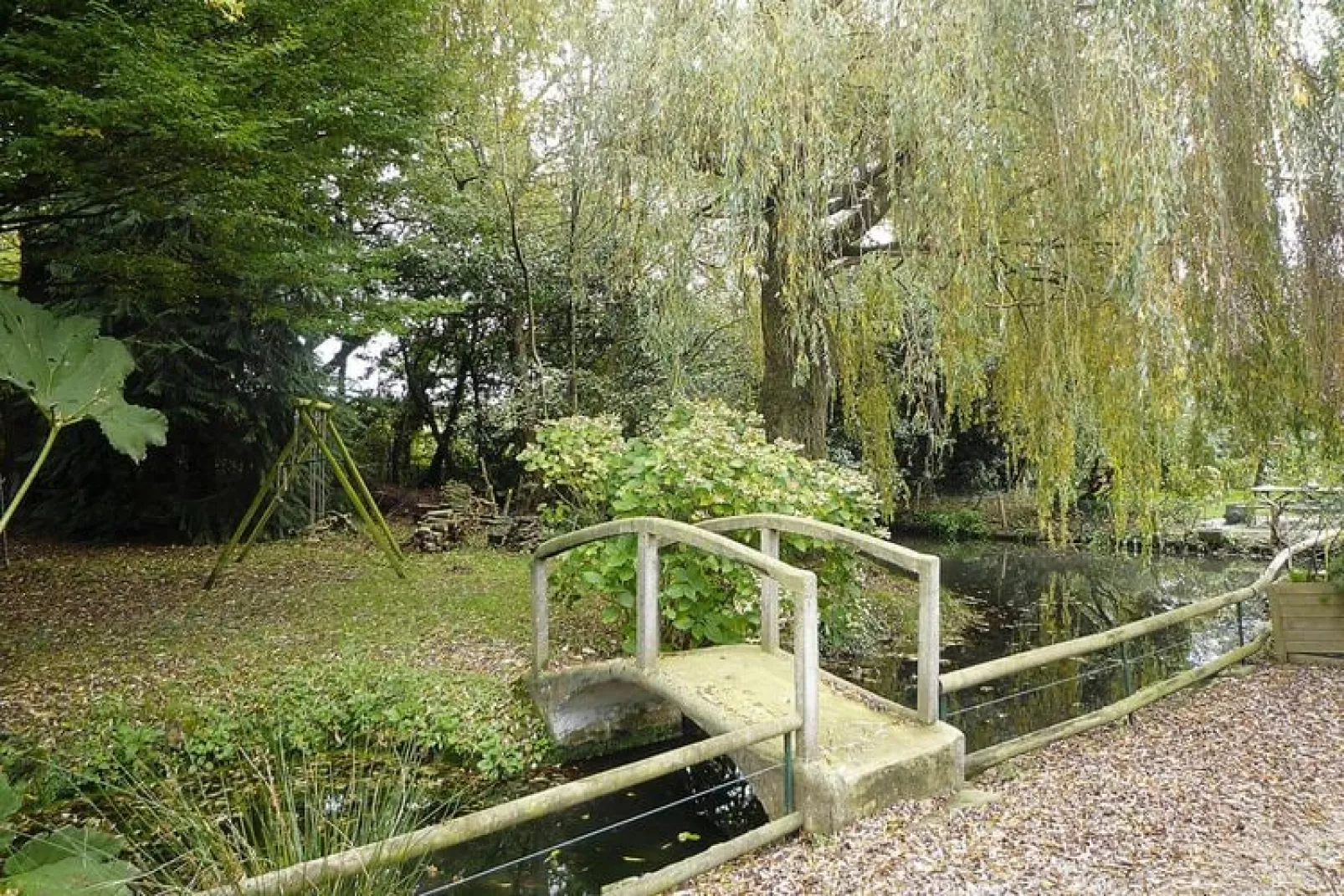 Semi-detached house St Sauveur-le-Vicomte-Gardens in summer