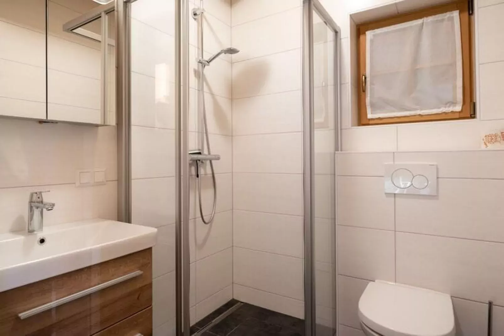 Koralpe - Enzian/Almrausch-Bathroom