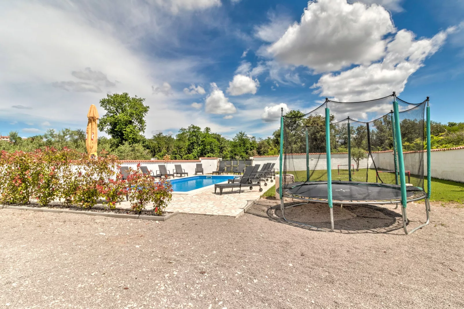 KUĆICA 2-Park facilities