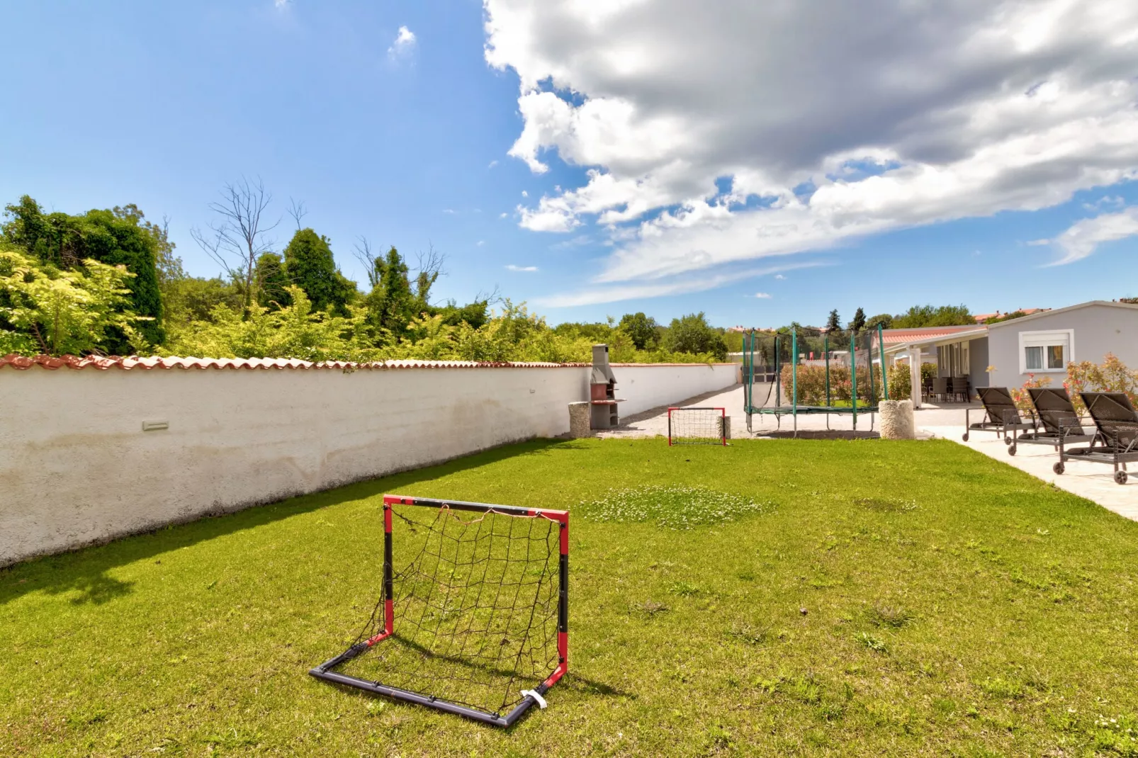 KUĆICA 2-Park facilities