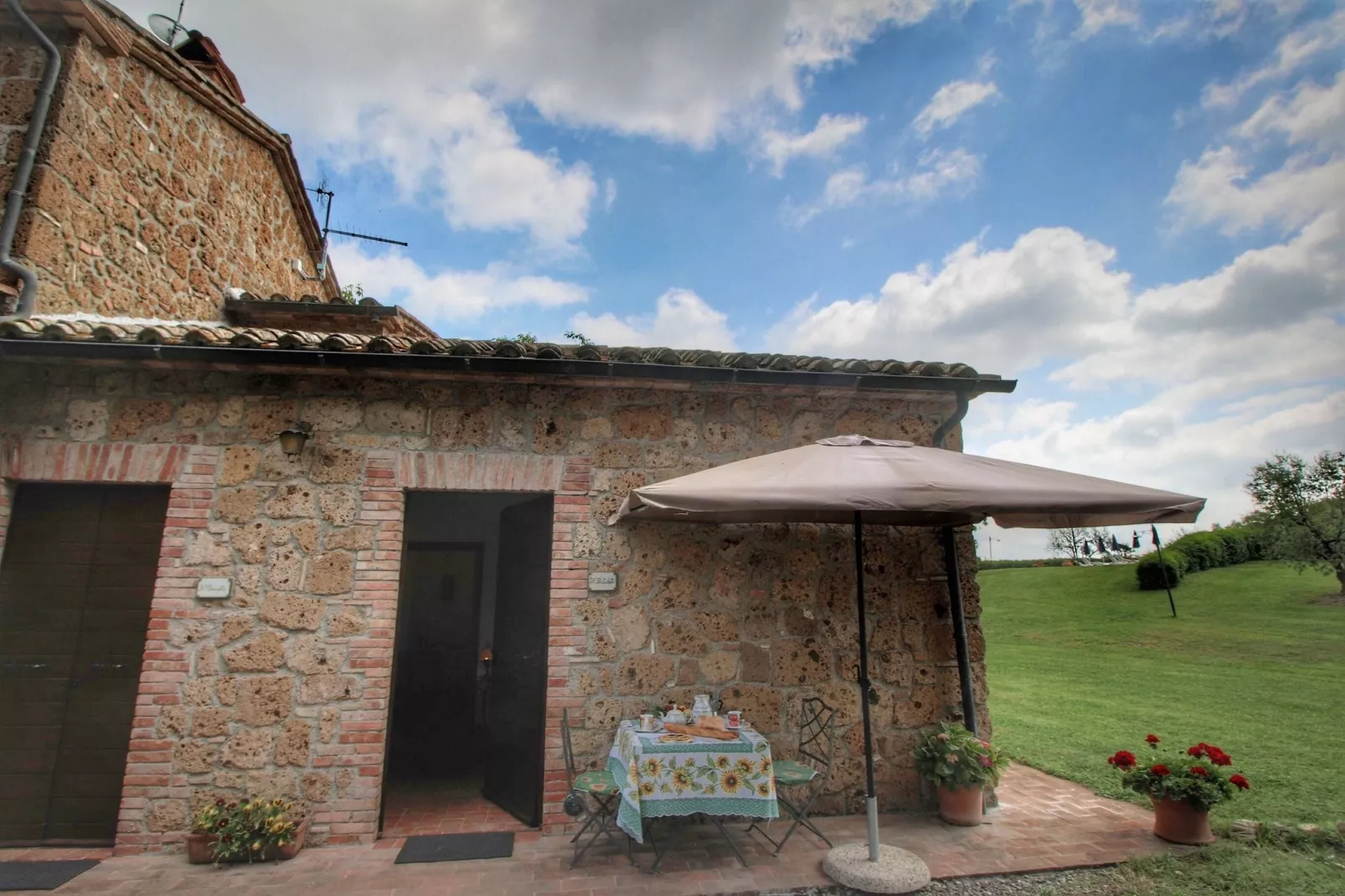 Il Portichetto-Exterior summer
