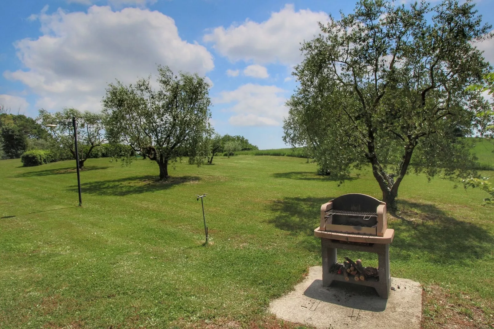 Il Portichetto-Gardens summer