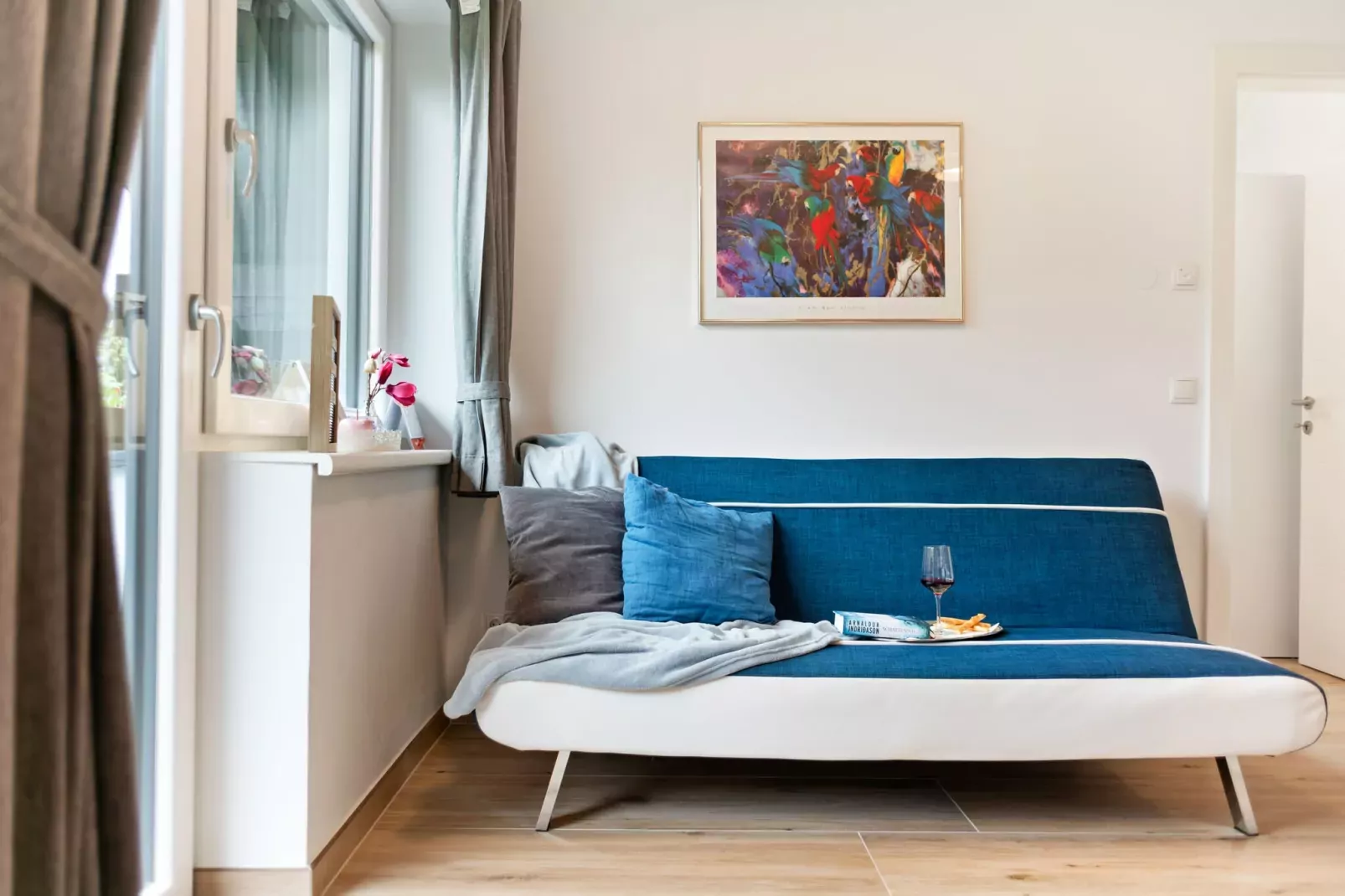 Corinna-Living room