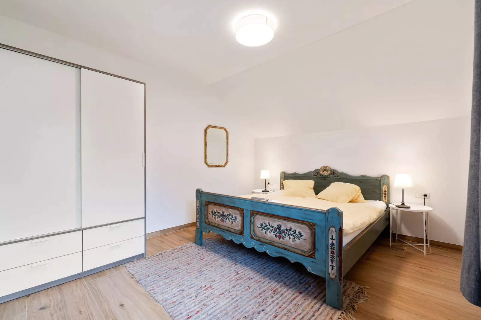 Corinna-Bedroom