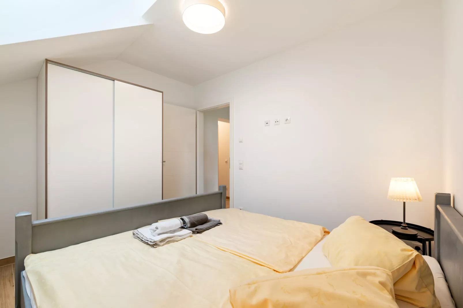 Corinna-Bedroom