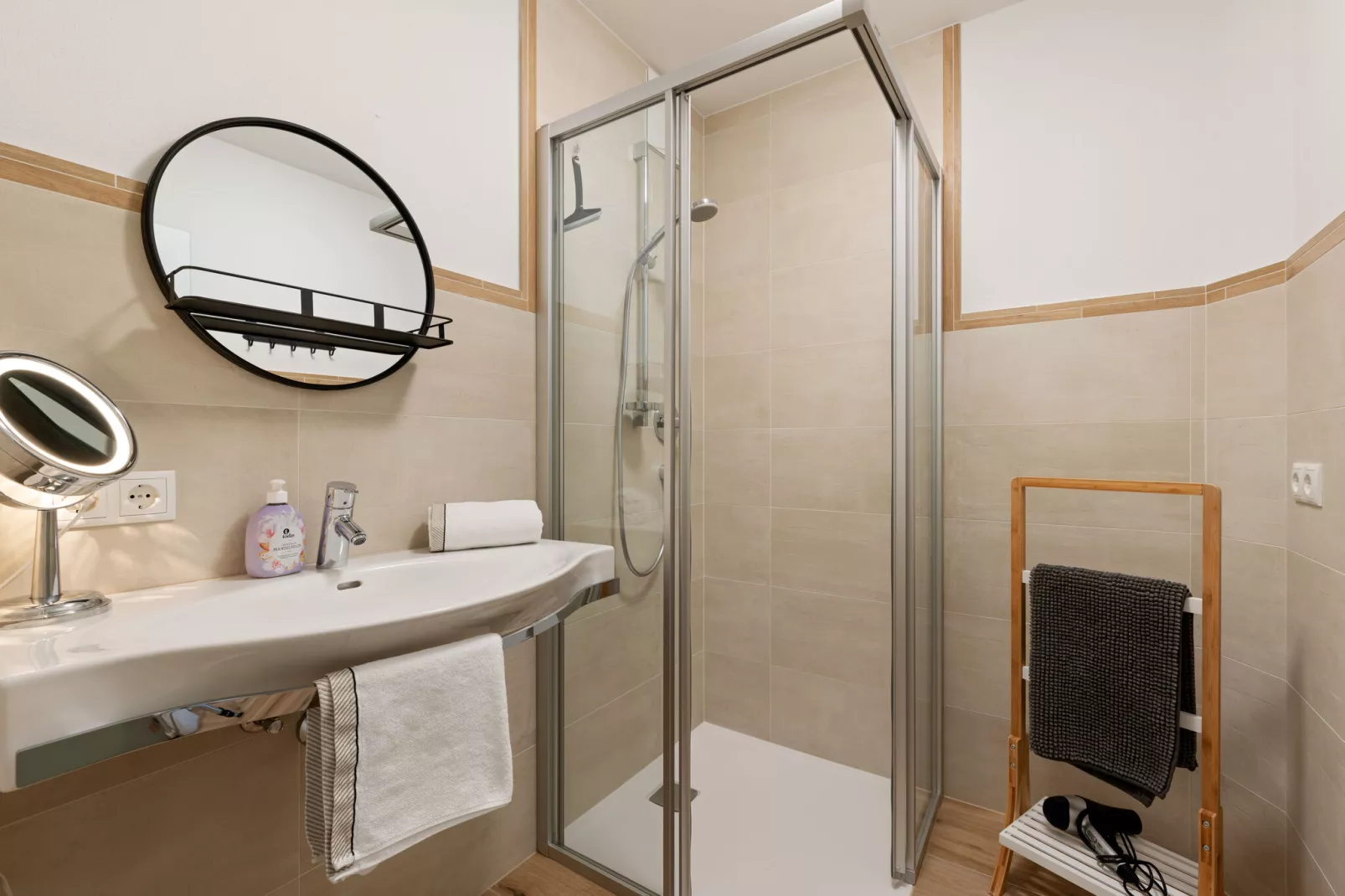 Corinna-Bathroom