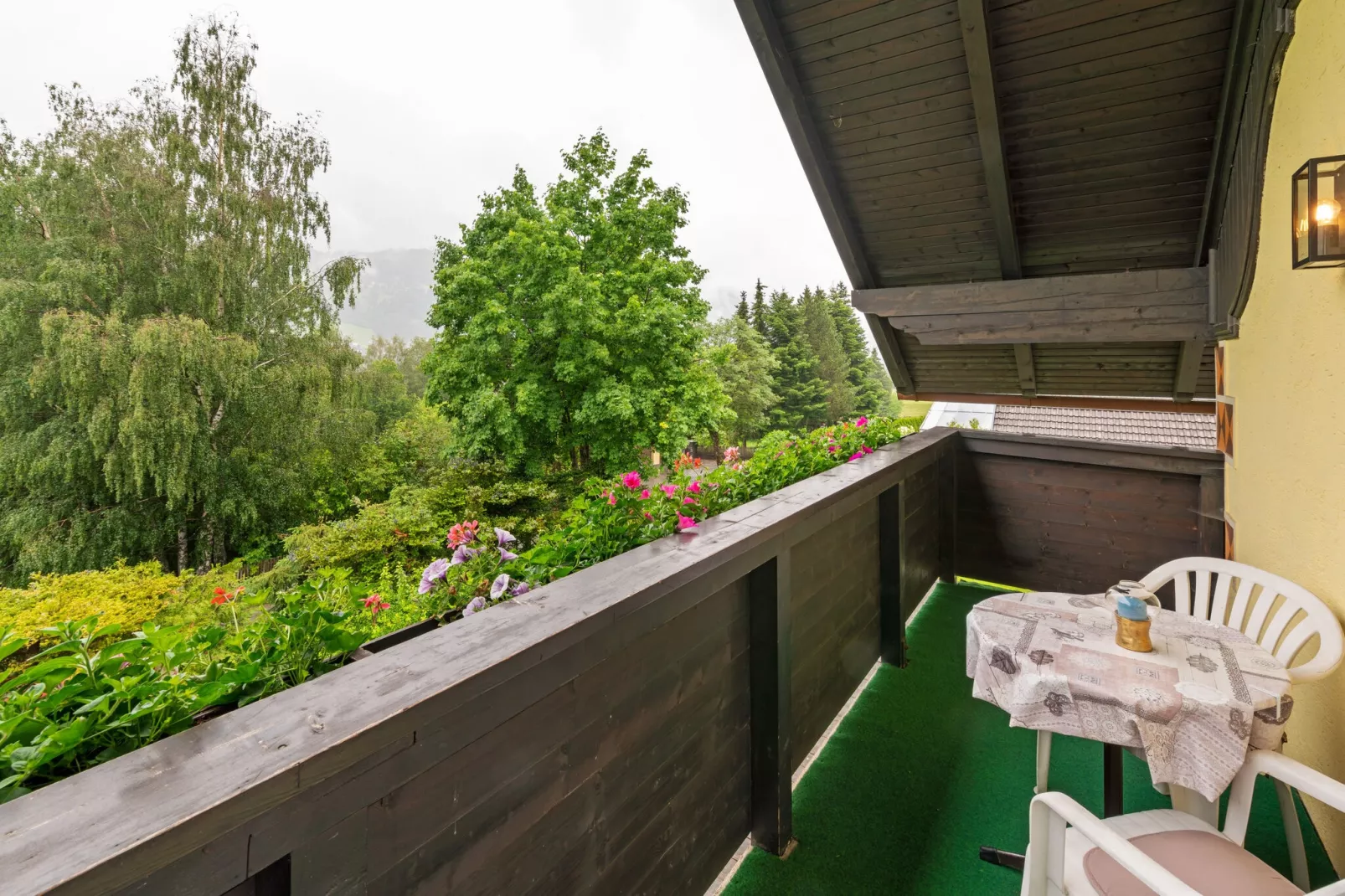 Corinna-Terrace balcony