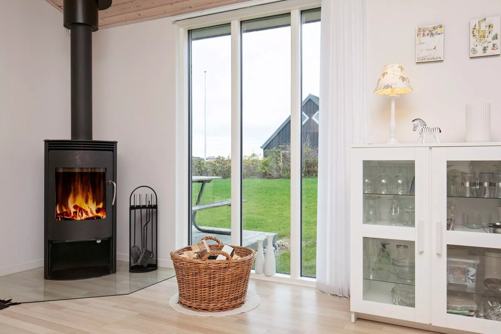 Modernized Seaside Retreat-By Traum-Indoor