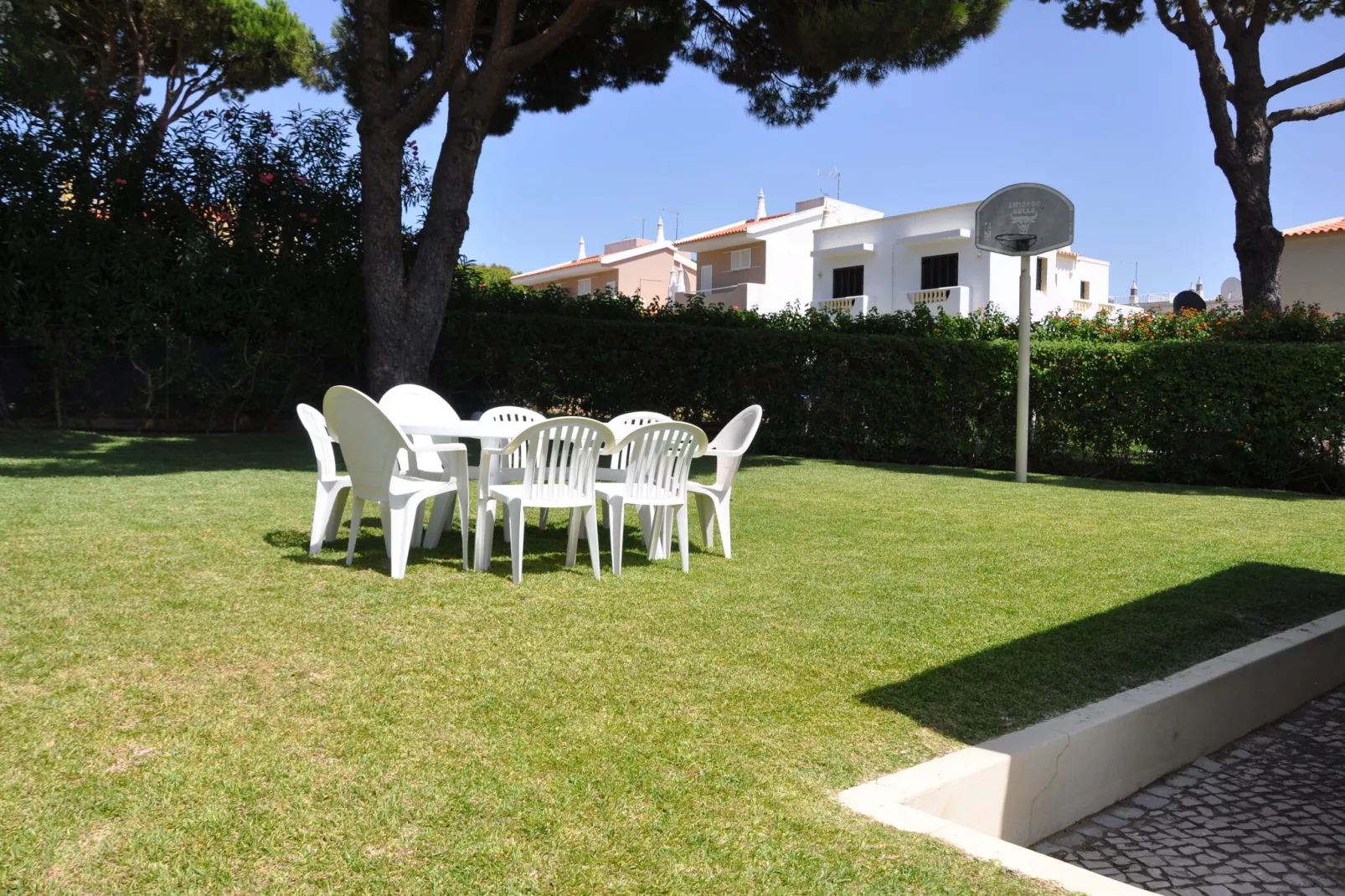 Villa Luisa-Gärten Sommer