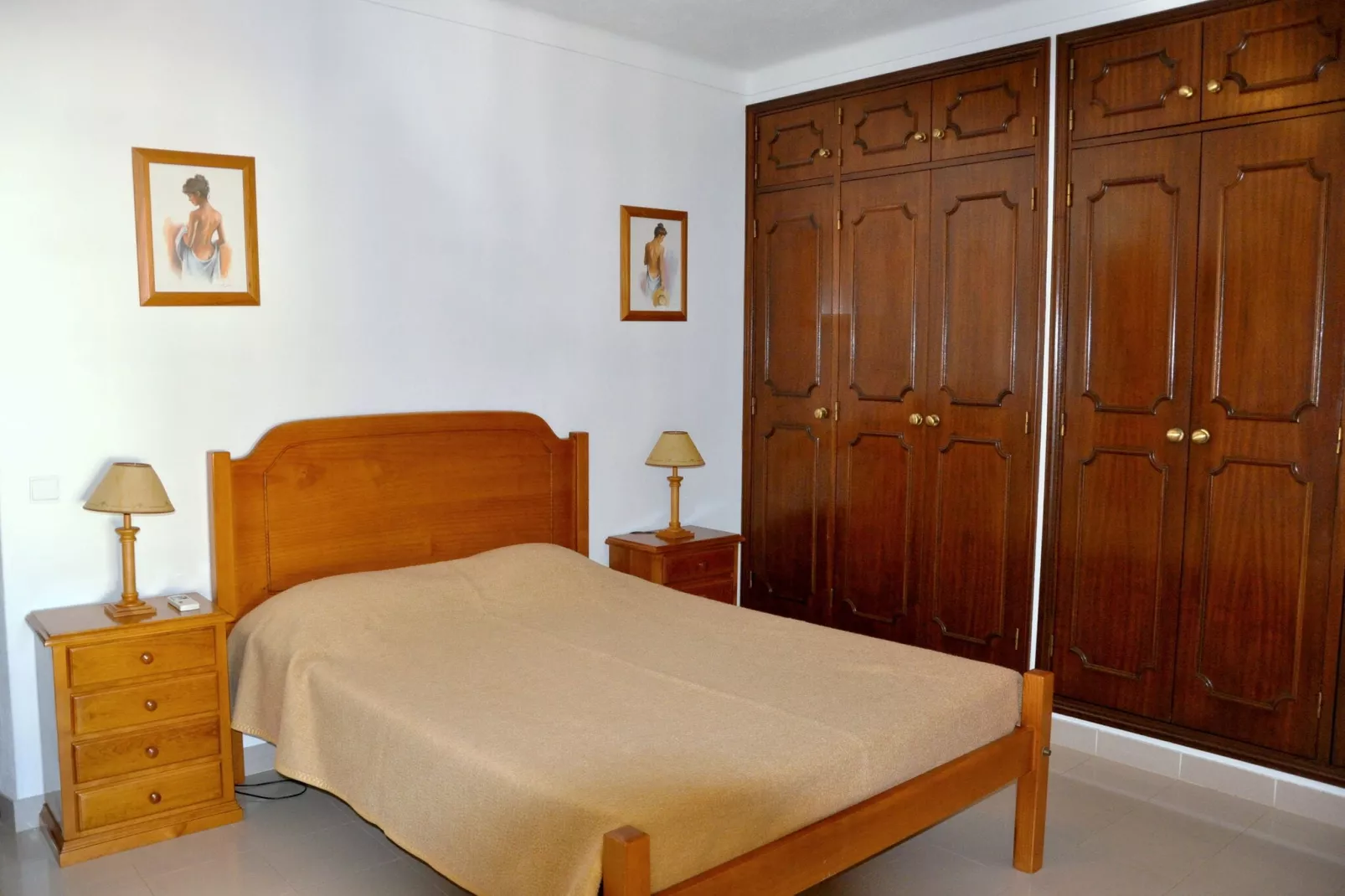 Martini Bianco-Bedroom