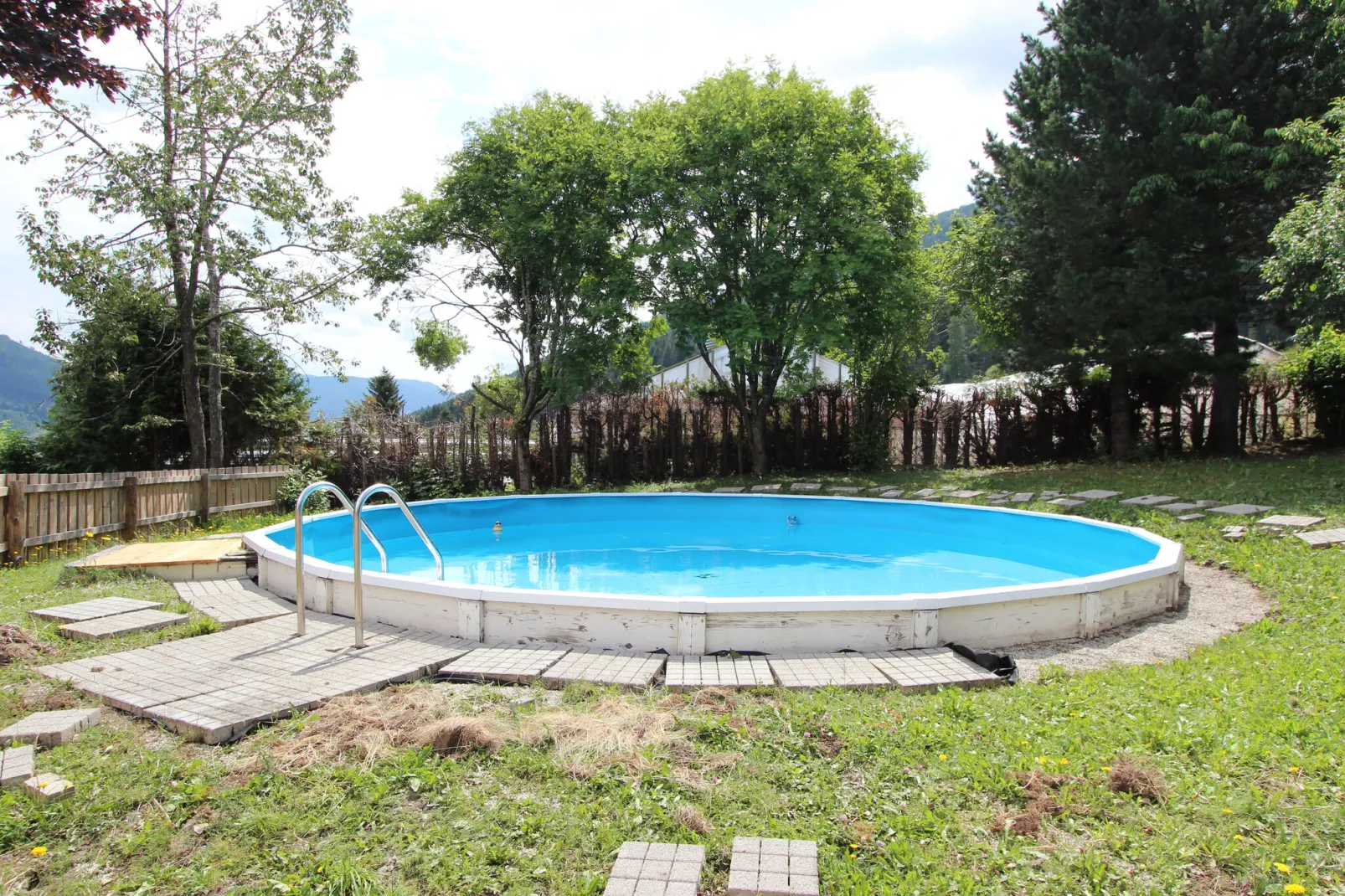 Corinna-Pool