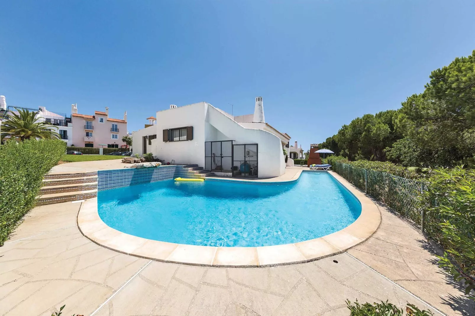 Villa Manoel-Außenbereich Sommer