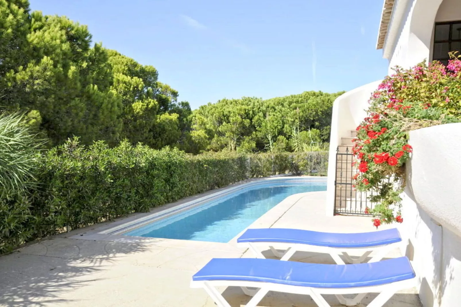 Villa Manoel-Aussicht Sommer