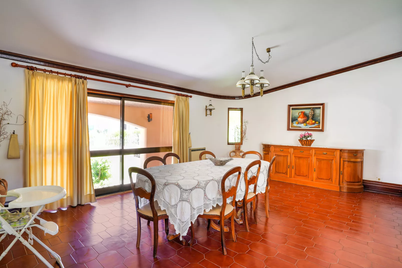 Vivenda Maximino-Dining room
