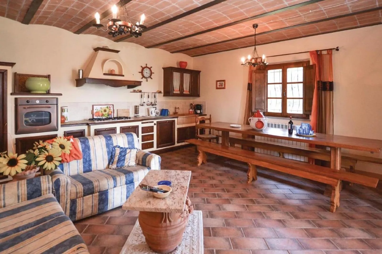La Quiete di Montalbano-Dining room