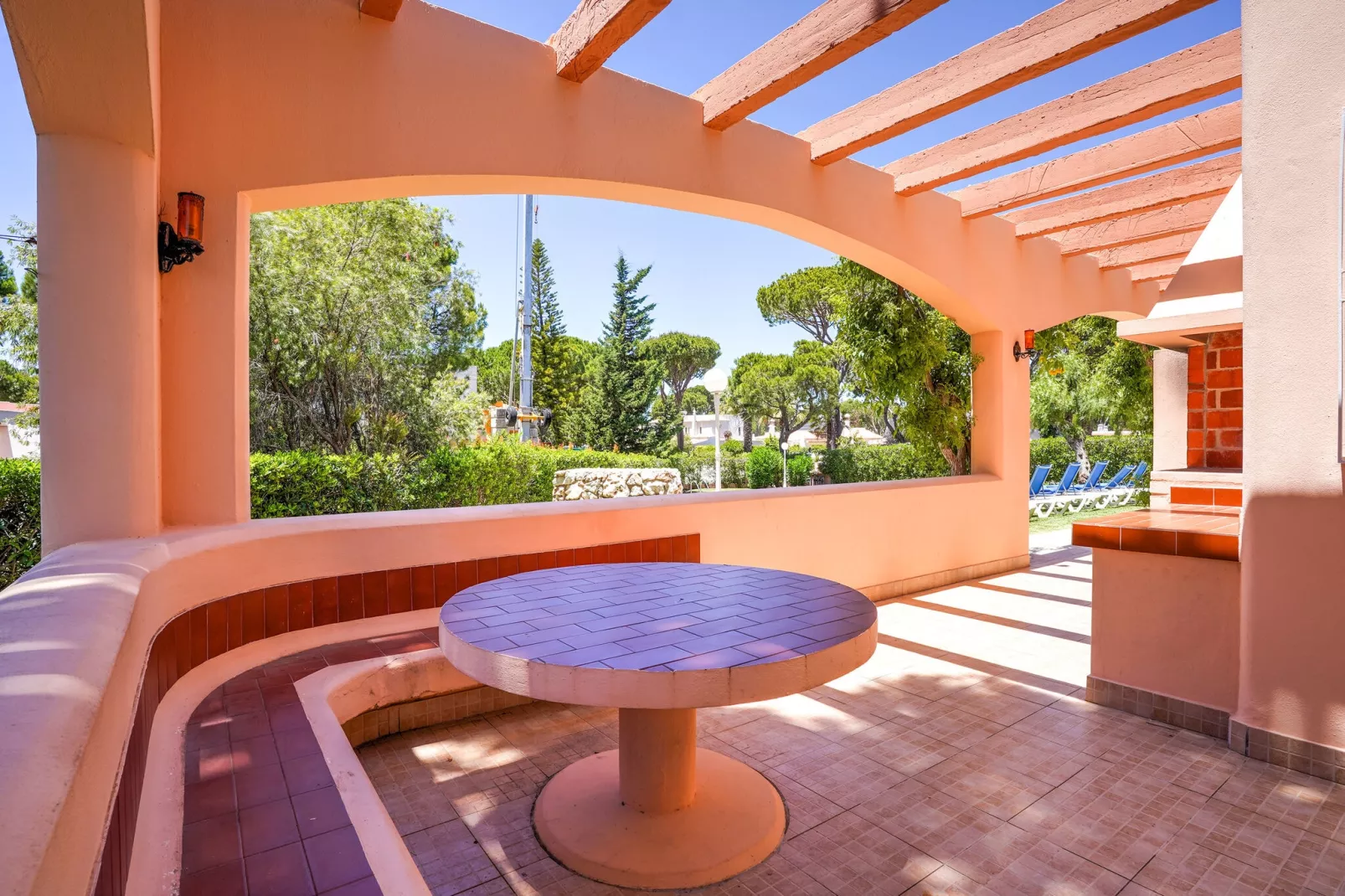 Vivenda Maximino-Terrace balcony