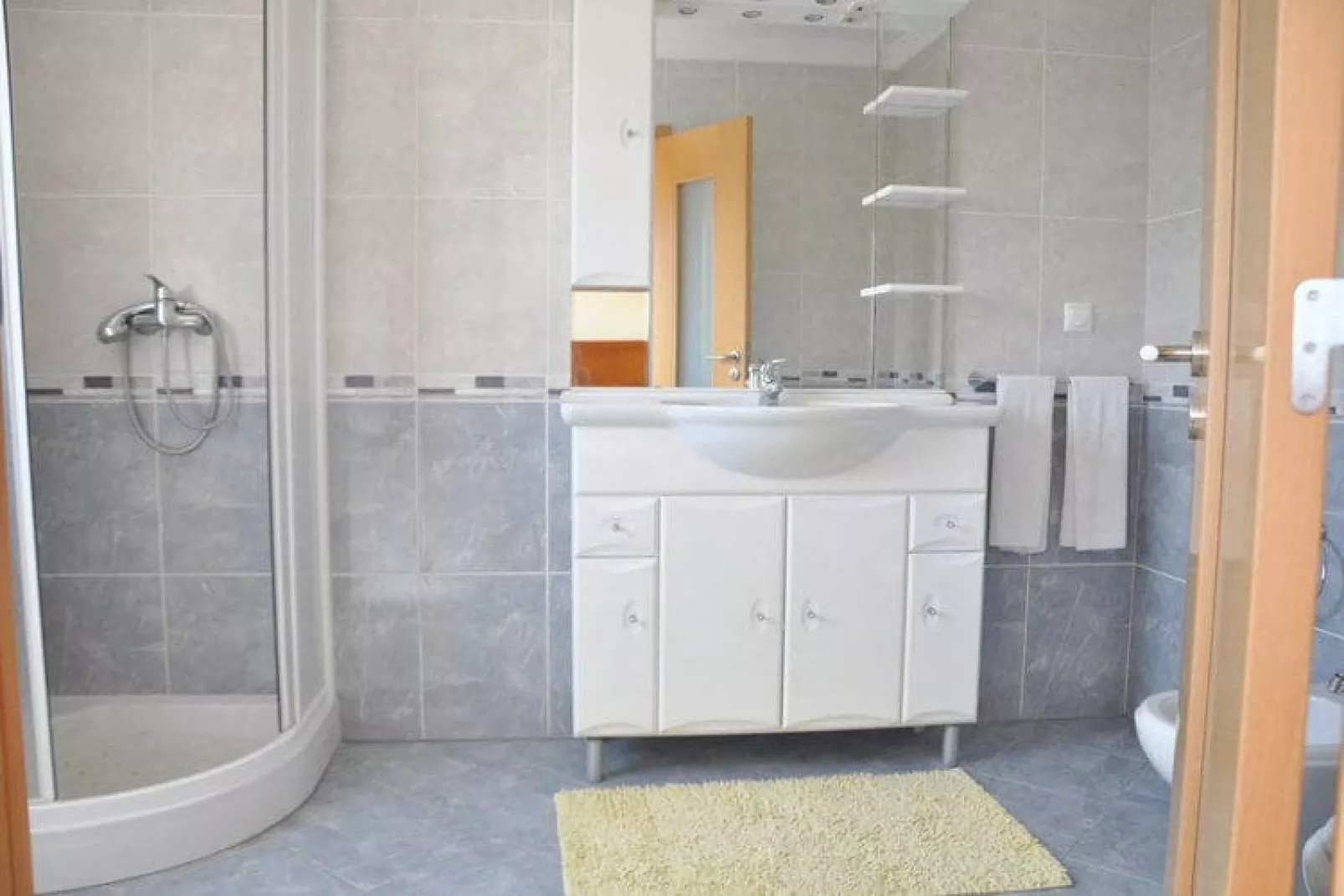 Casa Netuno V6-Bathroom