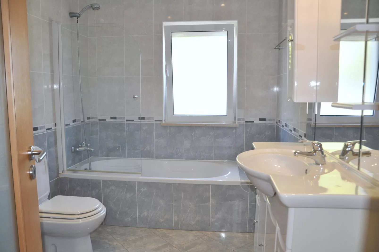Casa Netuno V6-Bathroom