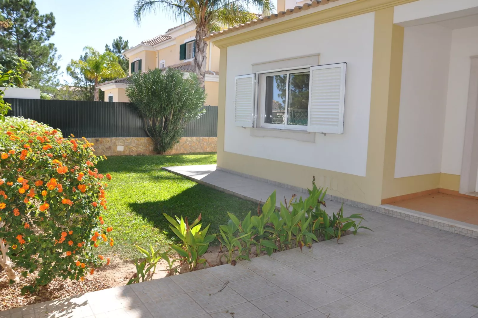 Casa Netuno V6-Gardens summer
