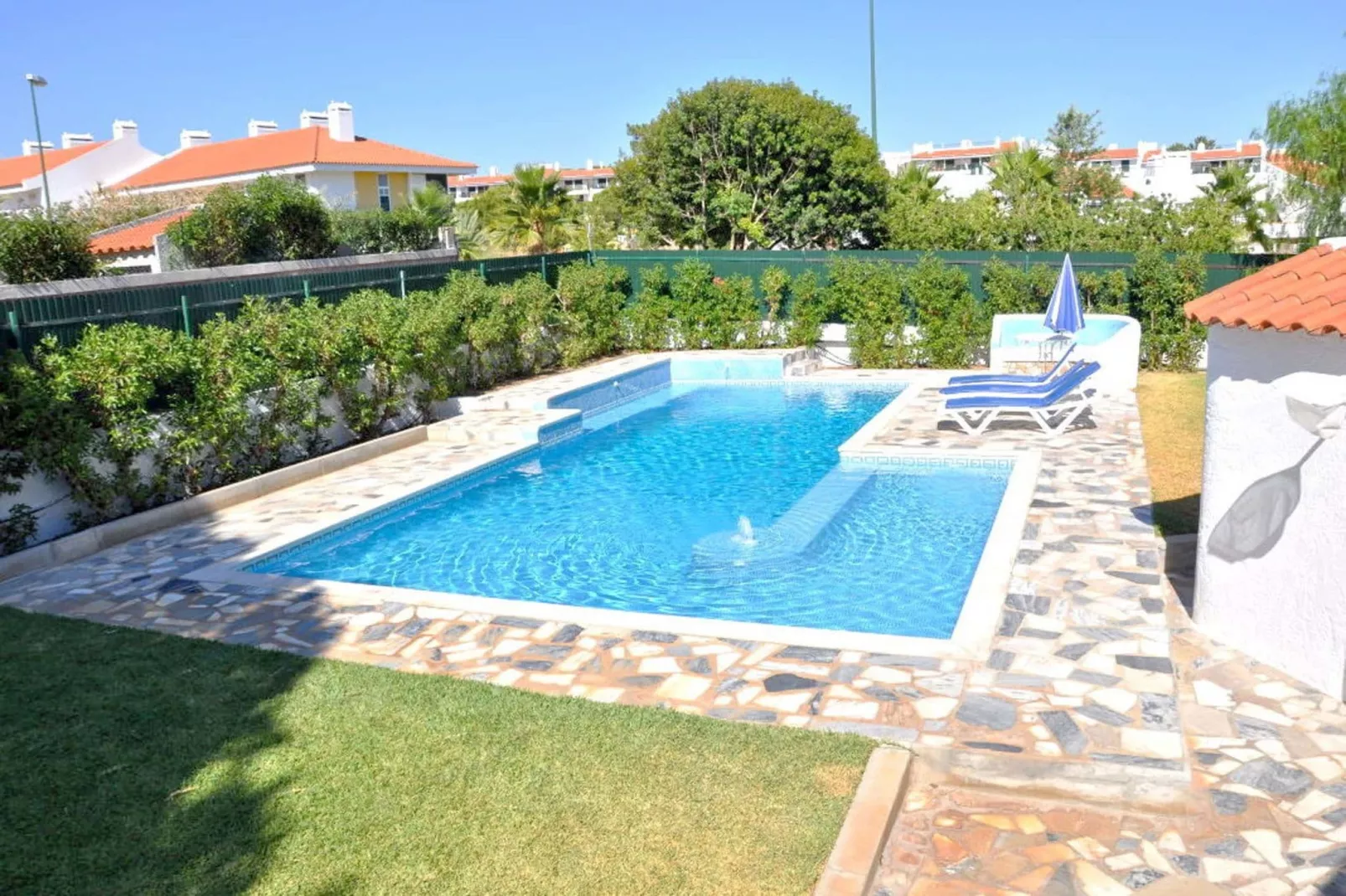 Villa Pedro-Gärten Sommer