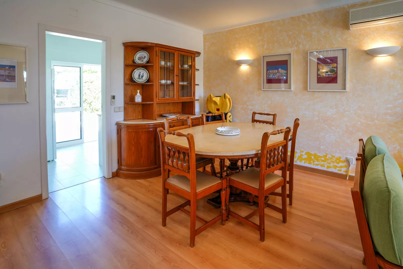 Villa Flores do Golfe 1-Dining room