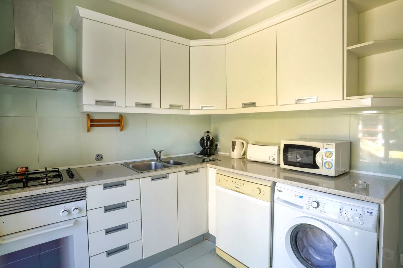 Villa Flores do Golfe 1-Kitchen
