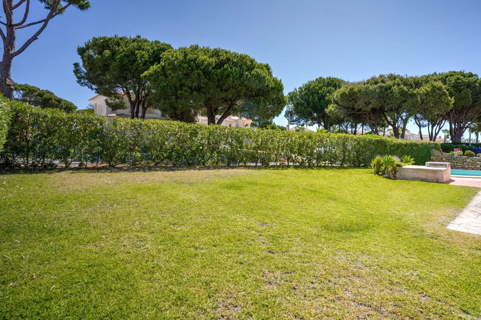 Villa Flores do Golfe 1-Gardens summer
