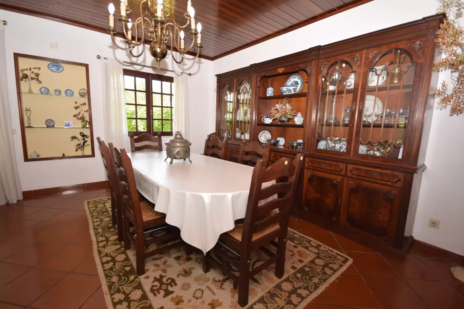 Vivenda Ferreiras-Dining room